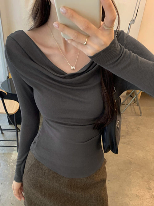 long-sleeved T-shirt